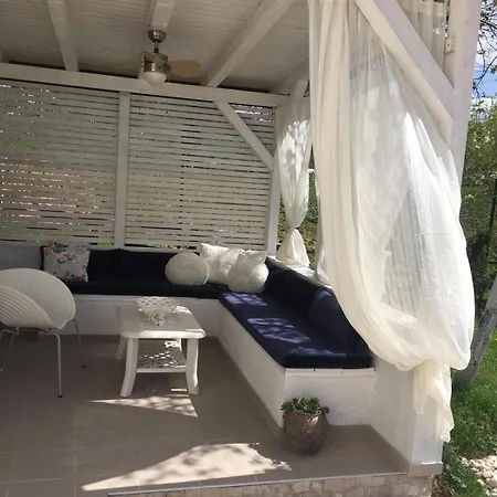 فيلة House With A Swimming Pool فيسوكو